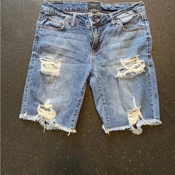 Celebrity Pink Shorts Womens 5/27 Blue Jean Denim Distressed Bermuda Shorts - Picture 3 of 10